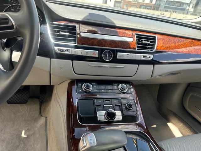 Photo of 2013 SLIVER Audi A8