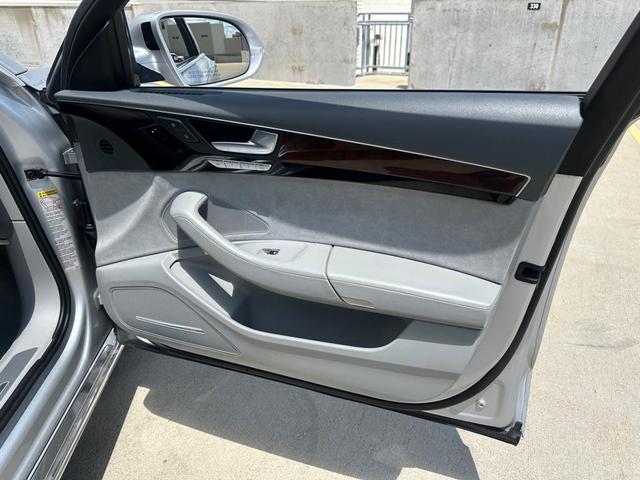 Photo of 2013 SLIVER Audi A8