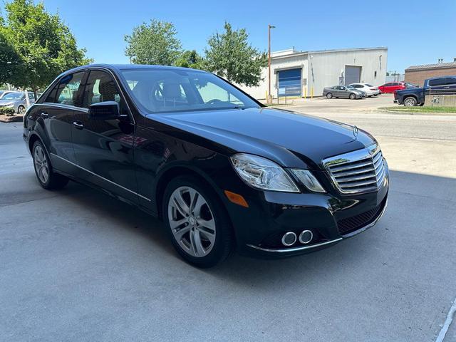 Photo of 2011 BLACK Mercedes-Benz E-Class