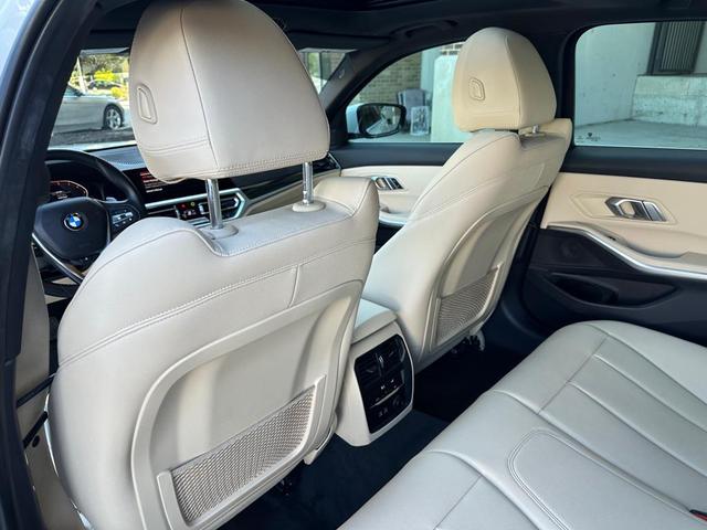Photo of 2019 WHITE BMW 330