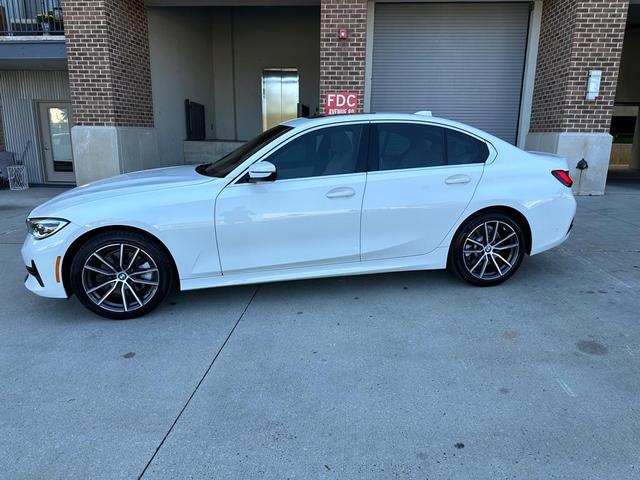 Photo of 2019 WHITE BMW 330