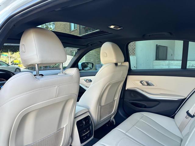 Photo of 2019 WHITE BMW 330