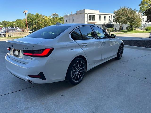 Photo of 2019 WHITE BMW 330