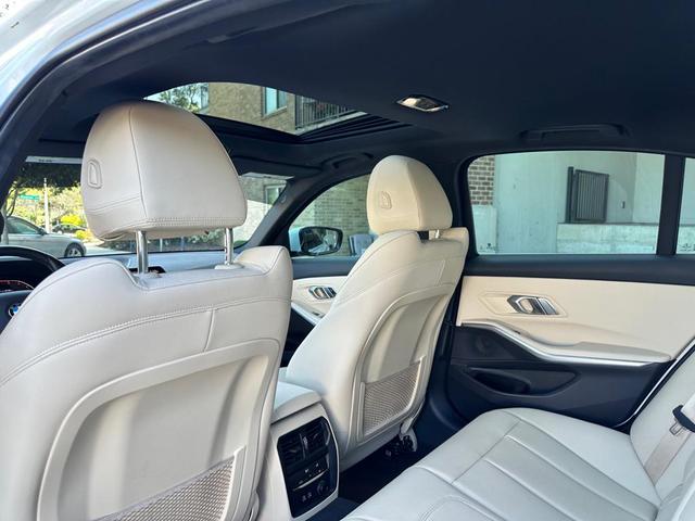 Photo of 2019 WHITE BMW 330