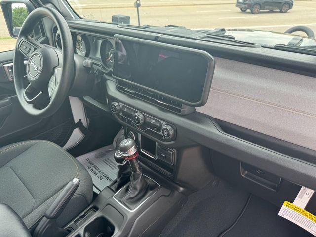 Photo of 2024 White Jeep Wrangler