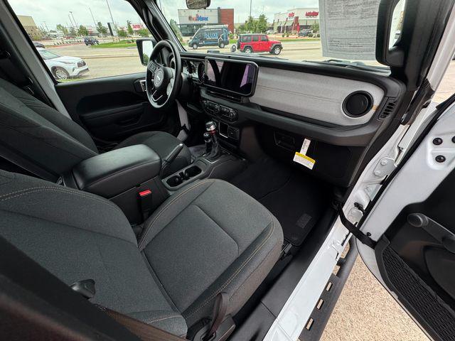 Photo of 2024 White Jeep Wrangler
