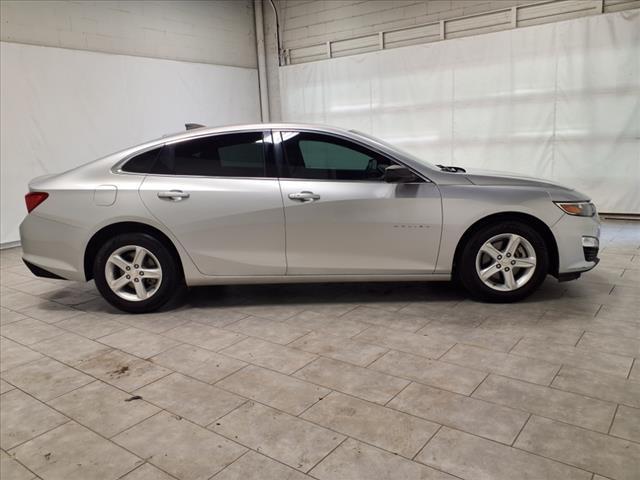 Photo of 2020 Silver Ice Metallic Chevrolet Malibu