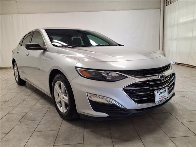Photo of 2020 Silver Ice Metallic Chevrolet Malibu