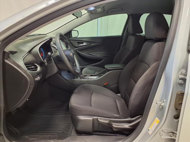 Photo of 2020 Silver Ice Metallic Chevrolet Malibu