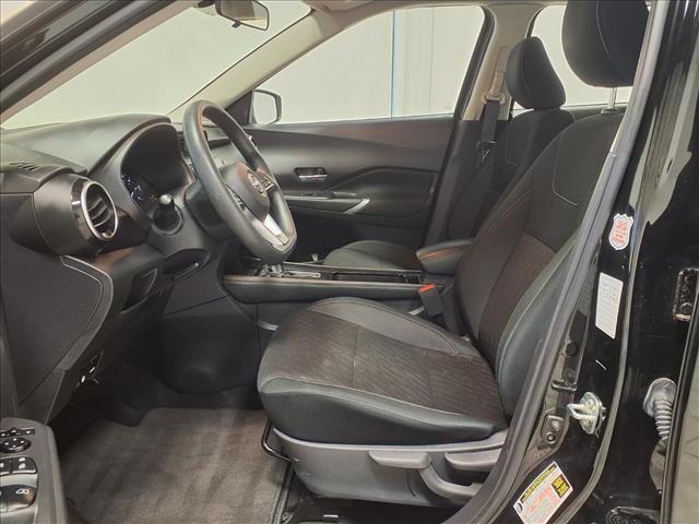 Photo of 2024 Super Black Nissan Kicks