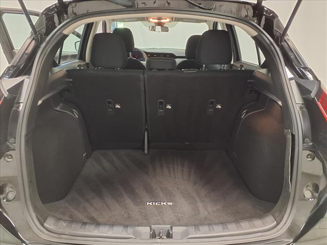 Photo of 2024 Super Black Nissan Kicks