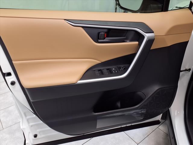 Photo of 2025 Ice Cap Toyota RAV4 Hybrid