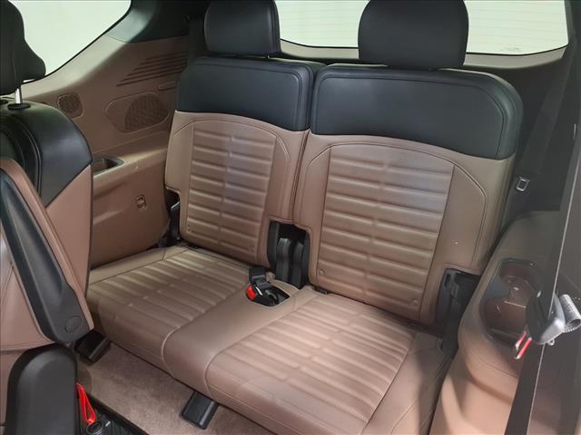 Photo of 2024 Ivory Silver Kia EV9