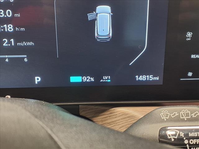 Photo of 2024 Ivory Silver Kia EV9