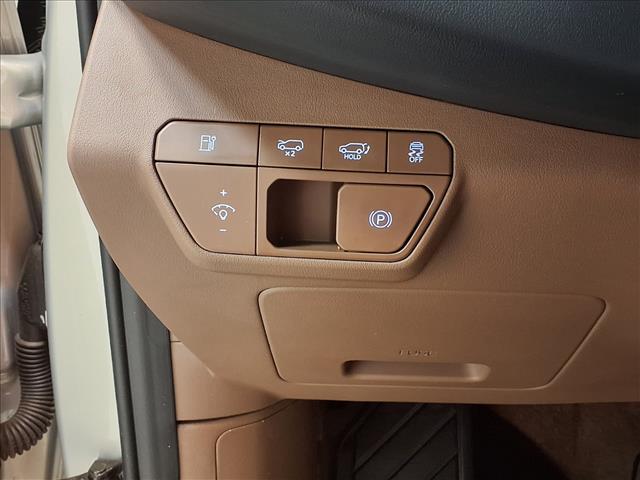 Photo of 2024 Ivory Silver Kia EV9