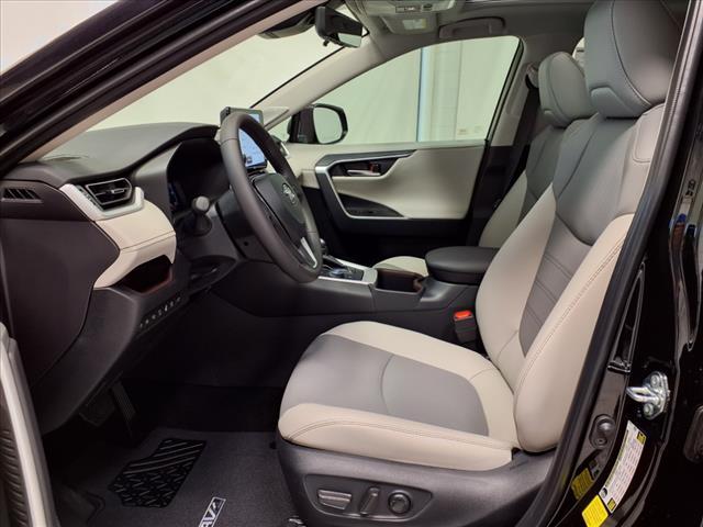 Photo of 2025 Midnight Black Metallic Toyota RAV4 Hybrid