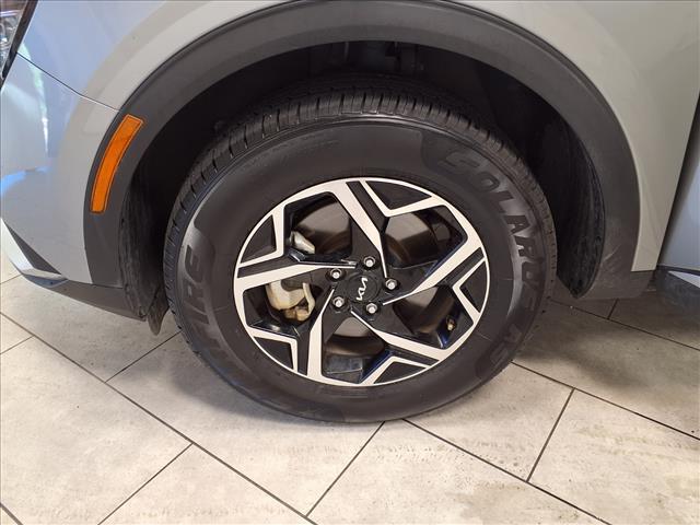 Photo of 2024 Steel Gray Kia Sportage