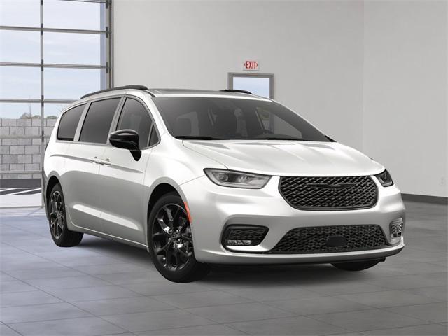 Photo of 2025 Bright White Clearcoat Chrysler Pacifica