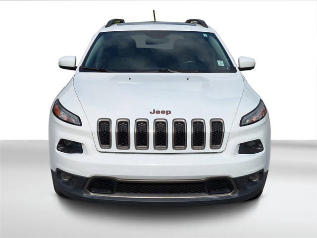 Photo of 2017 Bright White Clearcoat Jeep Cherokee