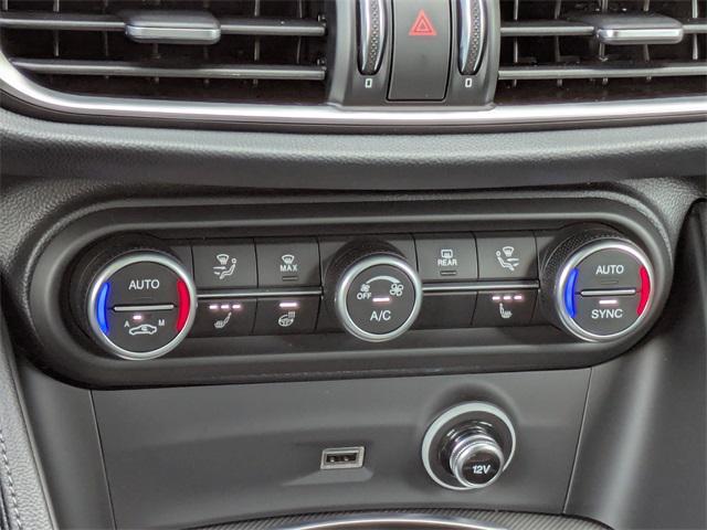 Photo of 2024 Alfa Rosso Alfa Romeo Stelvio