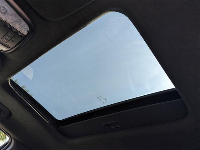 Photo of 2024 Frostbite Pearlcoat Dodge Durango