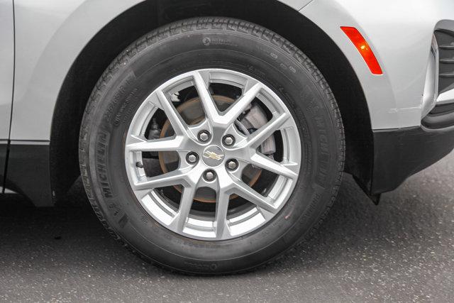 Photo of 2022 Silver Ice Metallic Chevrolet Equinox