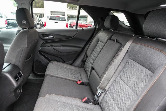 Photo of 2022 Silver Ice Metallic Chevrolet Equinox
