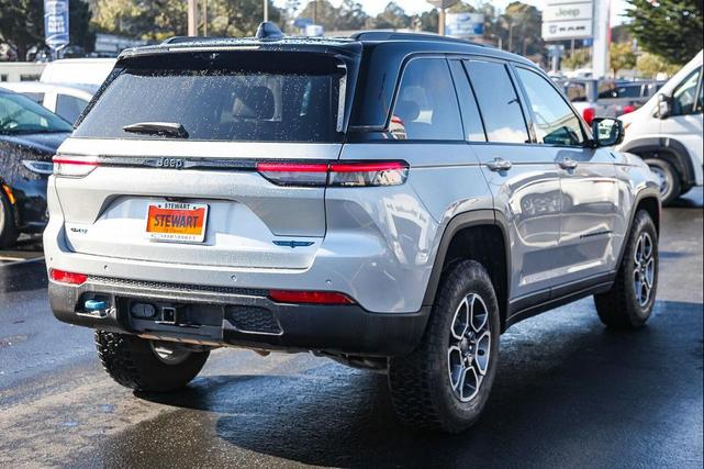 Photo of 2022 Silver Zynith Jeep Grand Cherokee 4xe