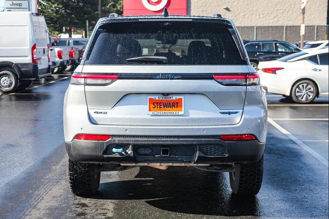 Photo of 2022 Silver Zynith Jeep Grand Cherokee 4xe