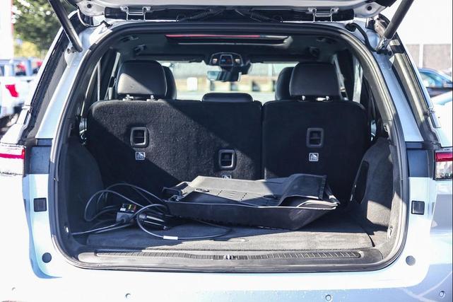 Photo of 2022 Silver Zynith Jeep Grand Cherokee 4xe