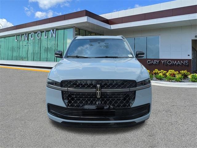Photo of 2025 Gray Mist Lincoln Navigator