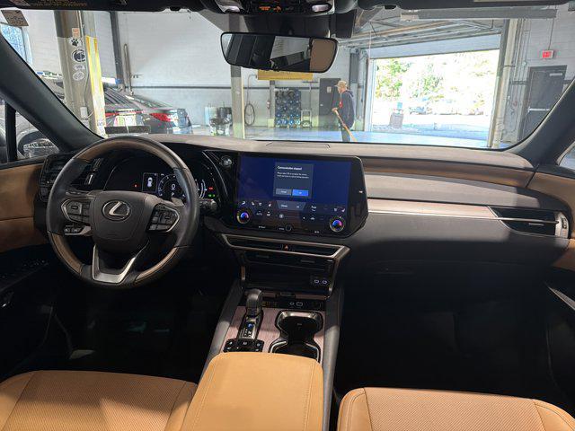 Photo of 2023 Eminent White Pearl Lexus RX 350