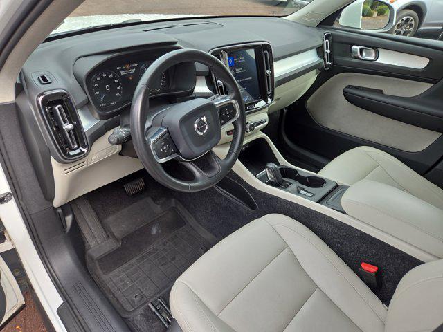 Photo of 2020 Ice White Volvo XC40