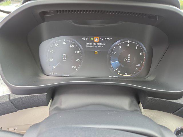 Photo of 2020 Ice White Volvo XC40