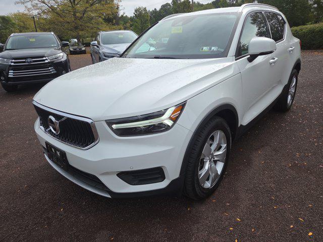 Photo of 2020 Ice White Volvo XC40