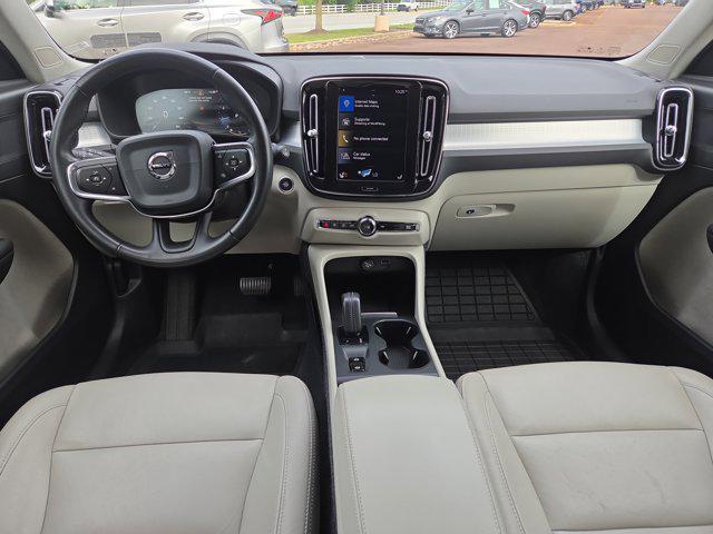 Photo of 2020 Ice White Volvo XC40