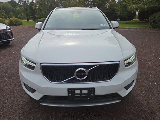 Photo of 2020 Ice White Volvo XC40