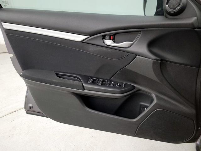Photo of 2016 Gray Honda Civic