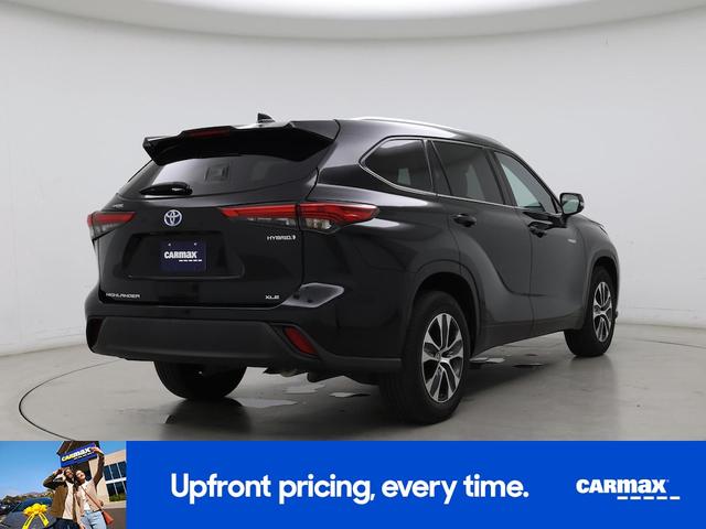 Photo of 2021 Black Toyota Highlander Hybrid