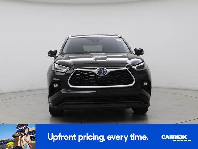 Photo of 2021 Black Toyota Highlander Hybrid
