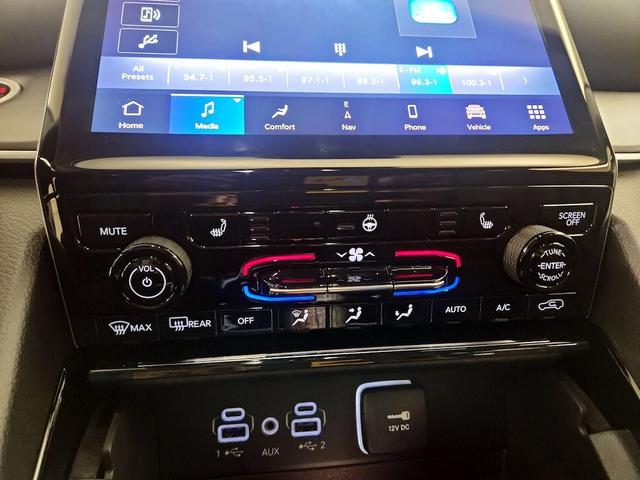 Photo of 2023 Black Jeep Grand Cherokee L