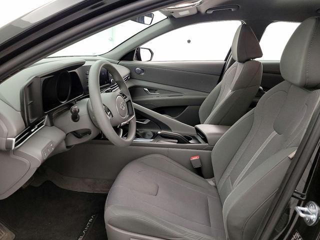 Photo of 2023 Black Hyundai ELANTRA