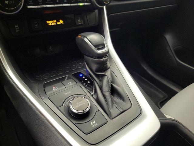 Photo of 2022 Red Toyota RAV4 Hybrid