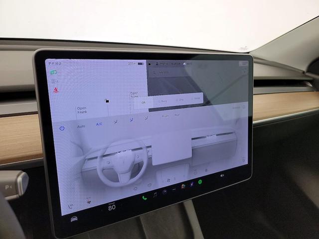 Photo of 2022 White Tesla Model Y