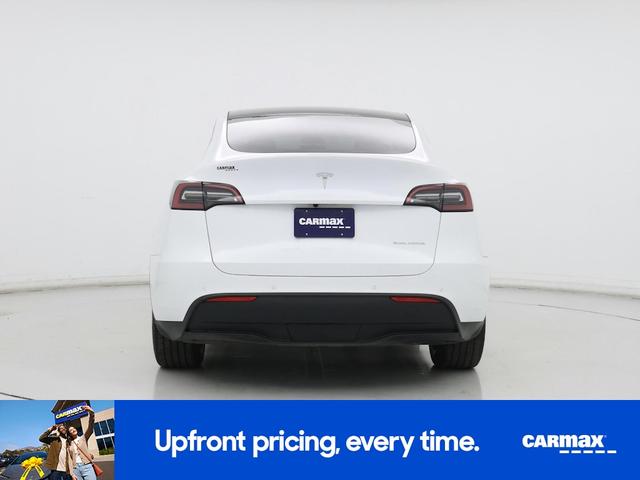 Photo of 2022 White Tesla Model Y