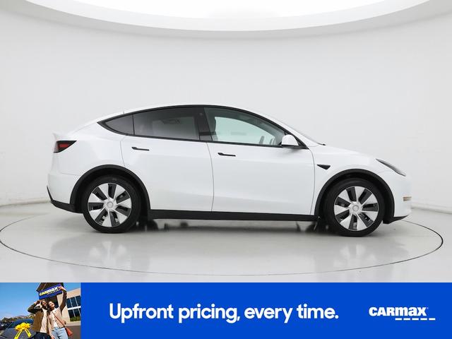 Photo of 2022 White Tesla Model Y