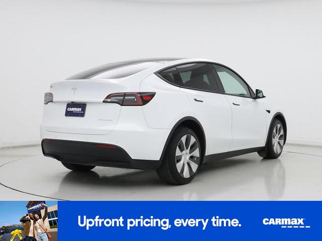 Photo of 2022 White Tesla Model Y