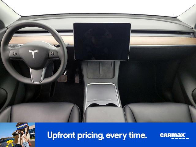 Photo of 2022 White Tesla Model Y