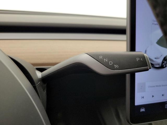 Photo of 2022 White Tesla Model Y