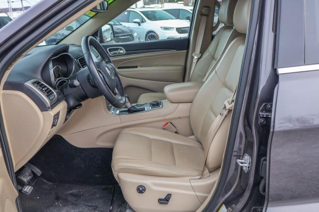 Photo of 2020 GRANITE CRYSTAL Jeep Grand Cherokee